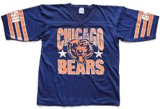 画像2: 80s USA製 NFL CHICAGO BEARS ビッグロゴ ひび割れプリント Vネック フットボールTシャツ 紺 M (2)