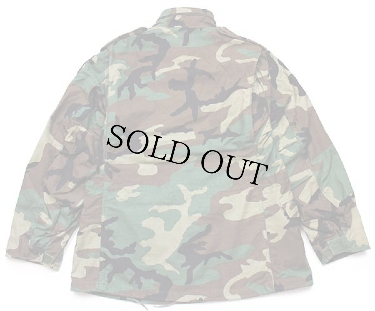 画像2: 90s 米軍 U.S.ARMY パッチ付き ウッドランドカモ M-65 フィールドジャケット M-R★05 (2)