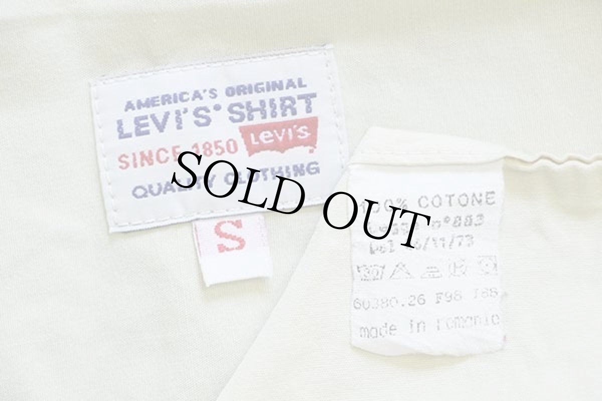 画像4: 90s ルーマニア製 Levi'sリーバイス ロゴ刺繍 ボタンダウン コットンポプリン シャツ クリーム★ユーロ (4)