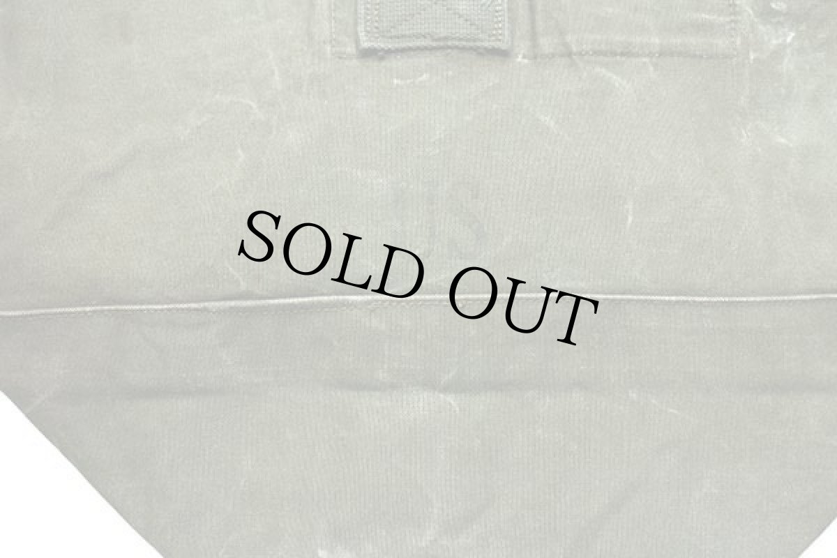 画像4: 70s 米軍 US ステンシル ポケット付き キャンバス ダッフルバッグ ダメージ オリーブドラブ (4)