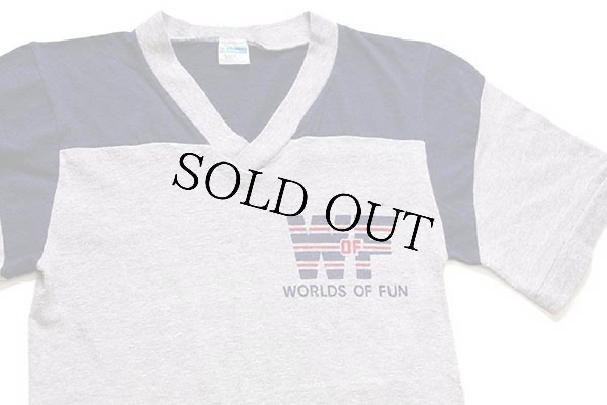 画像1: 70s USA製 Championチャンピオン WORLDS OF FUN 染み込みプリント ツートン Vネック Tシャツ 杢グレー×紺 S (1)
