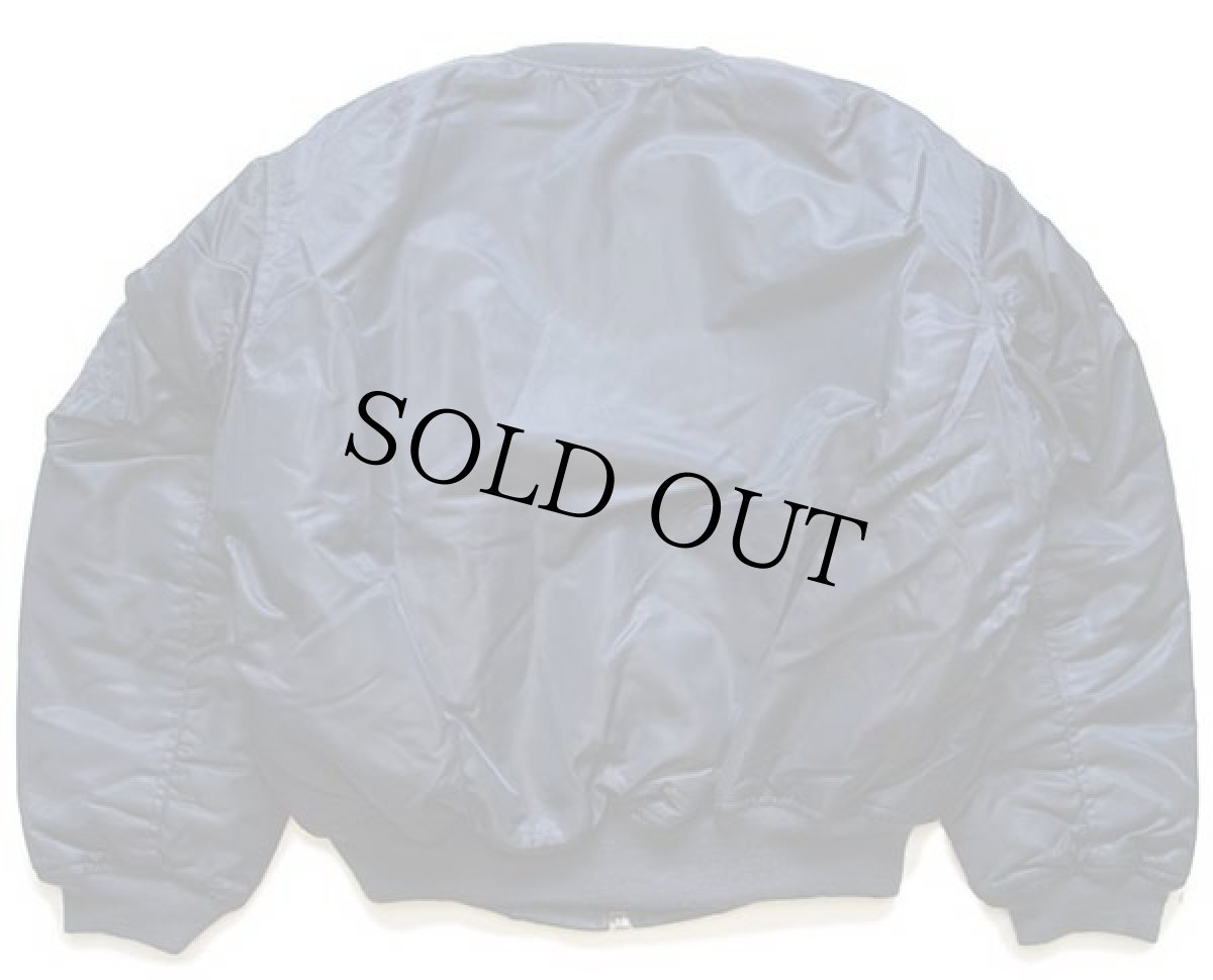 画像2: デッドストック★90s イタリア製 Levi'sリーバイス MA-1タイプ ロゴ刺繍 ナイロン フライトジャケット 紺 L★ユーロ (2)