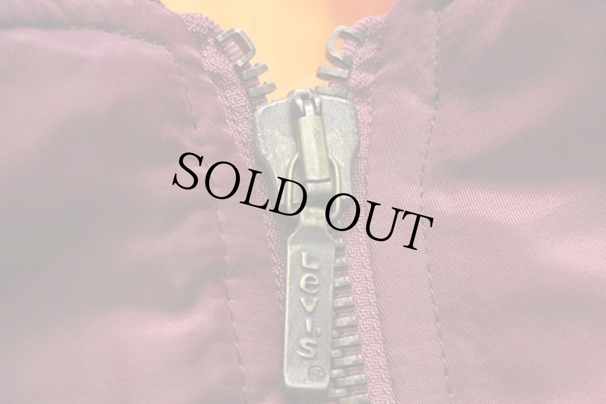 画像4: デッドストック★90s イタリア製 Levi'sリーバイス MA-1タイプ ロゴ刺繍 ナイロン フライトジャケット ボルドー XL★ユーロ (4)