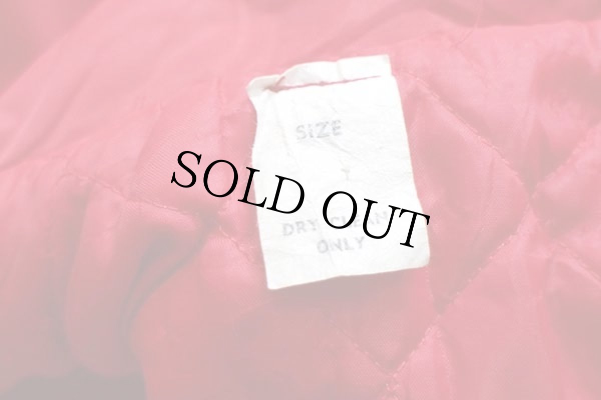 画像4: 80s NOTRE DAME HUSKIES パッチ付き キルティングライナー ナイロンスタジャン 赤 (4)