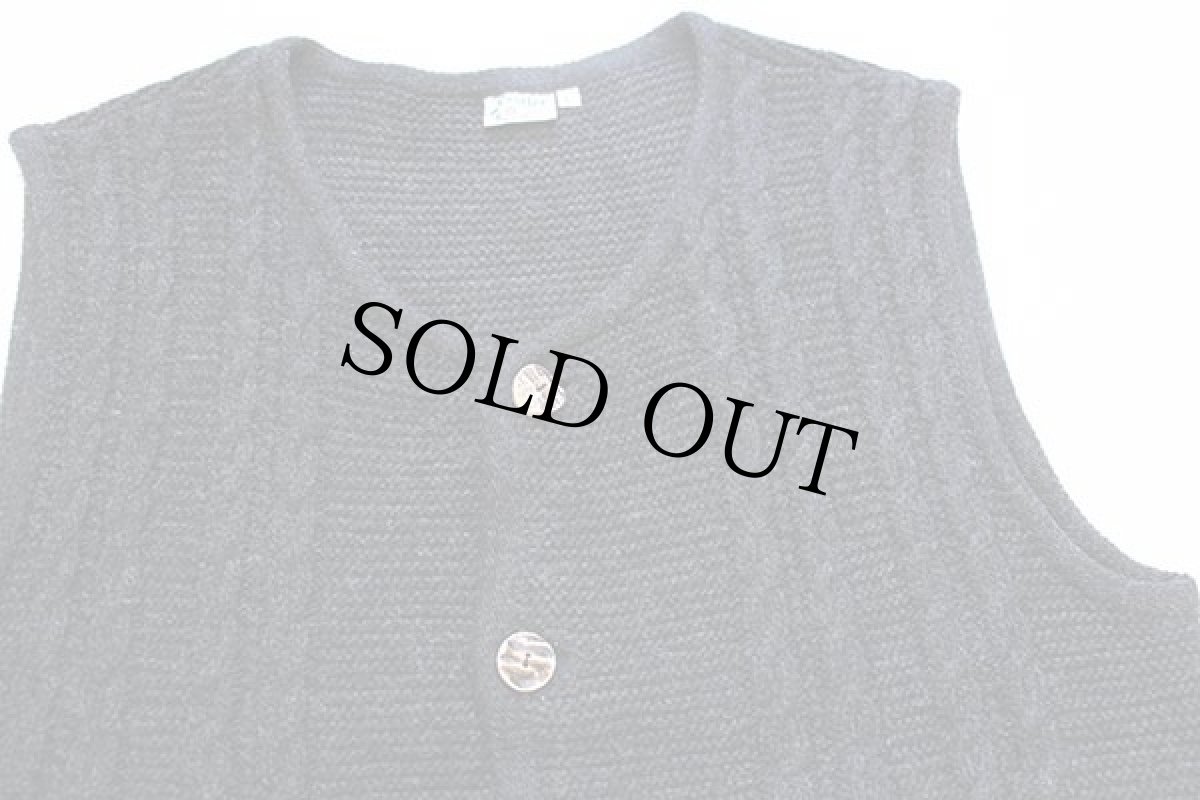 画像3: Distler ノーカラー ケーブル編み 鹿角ボタン チロリアン ウールニット ベスト カーディガン チャコールグレー L (3)