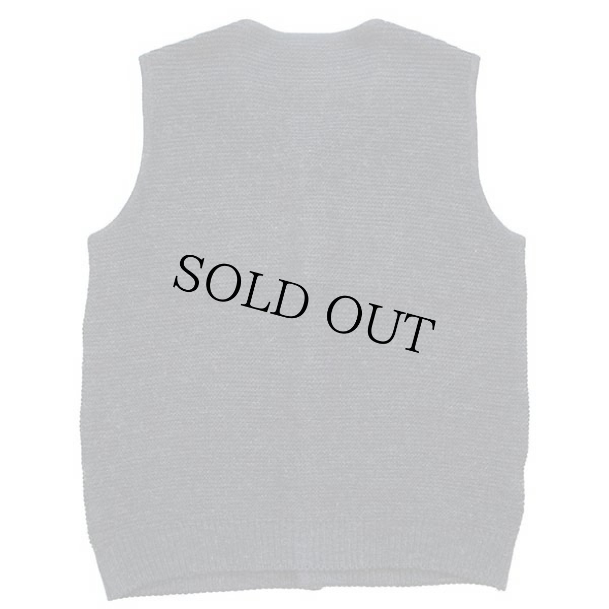 画像2: Distler ノーカラー ケーブル編み 鹿角ボタン チロリアン ウールニット ベスト カーディガン チャコールグレー L (2)