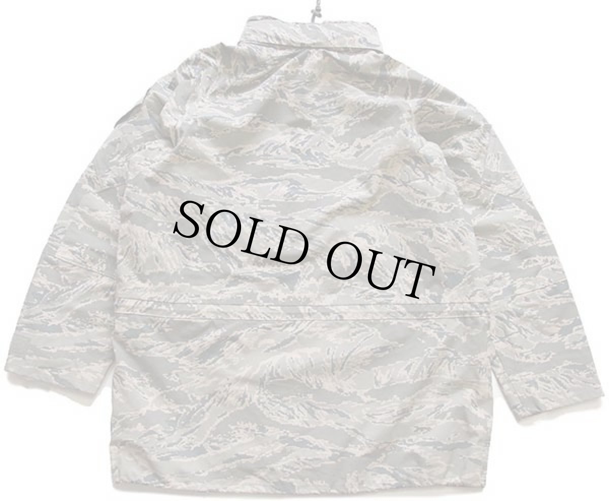 画像2: 00s USA製 米軍 USAF APECS ABU デジタル タイガーカモ GORE-TEXゴアテックスパーカー L-L (2)