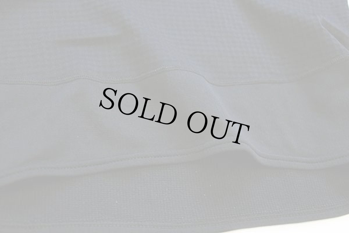 画像5: 00s USA製 patagoniaパタゴニア R1 フラッシュプルオーバー ワンポイント POLARTEC インナーフリース 黒 M (5)