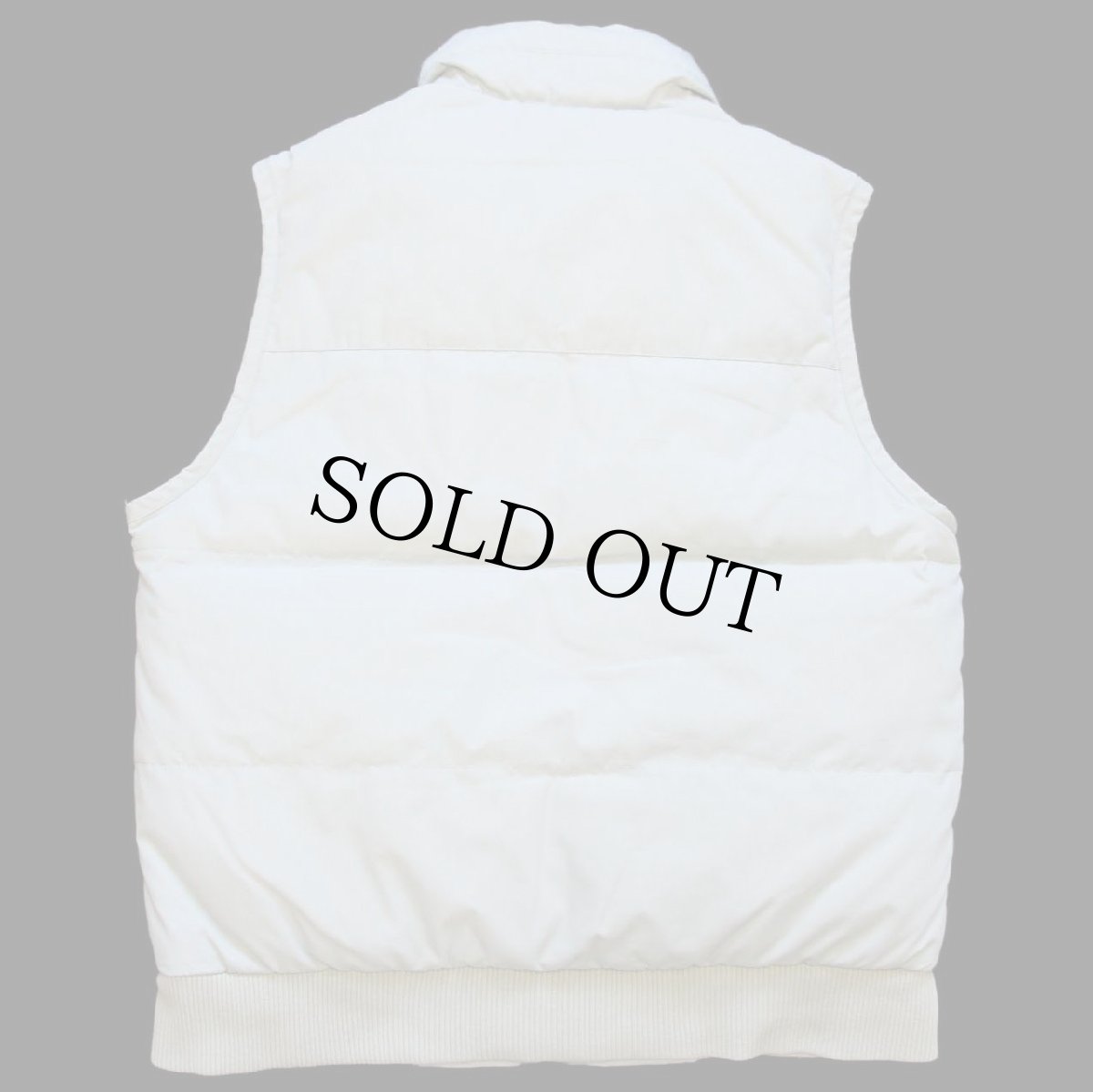 画像2: 00s Levi'sリーバイス RED TAB ロゴ刺繍 ダウンベスト ライトベージュ L (2)