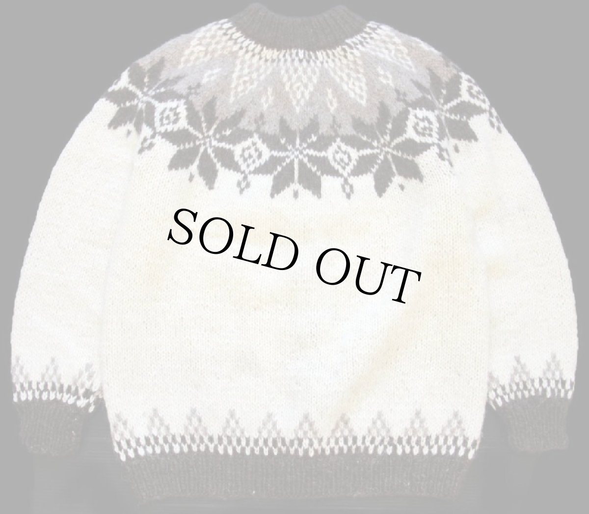 画像2: UNKNOWN 丸ヨーク 雪柄 ノルディック柄 鹿角ボタン ウール ハンドニット カーディガン (2)