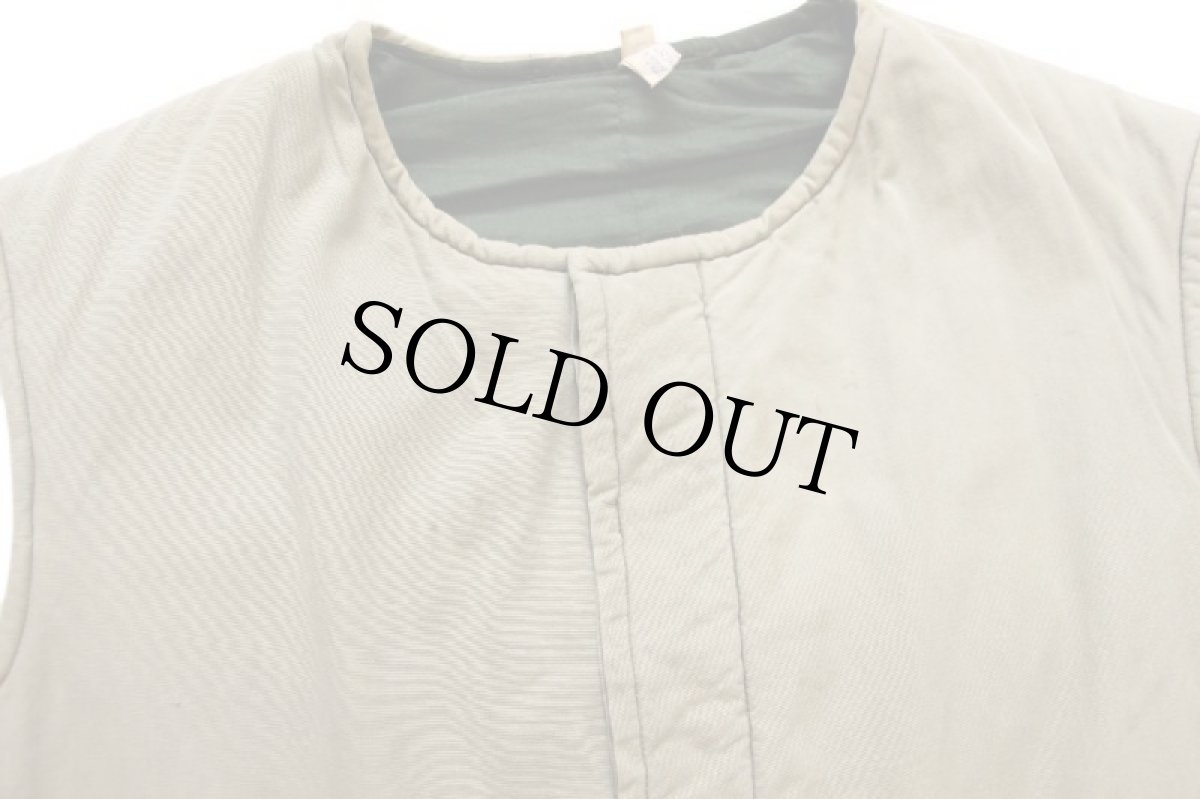 画像3: 60s SZENTENDREI ノーカラー 比翼 中綿入り コットン キャンバス ベスト グリーングレー (3)