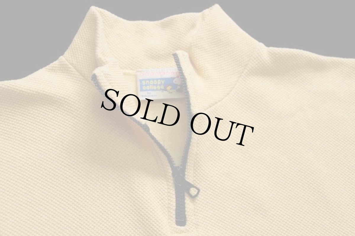 画像3: 90s イタリア製 Charlie Brown チャーリーブラウン 刺繍 モックネック ハーフジップ 鹿の子 スウェット 薄黄★スヌーピー (3)