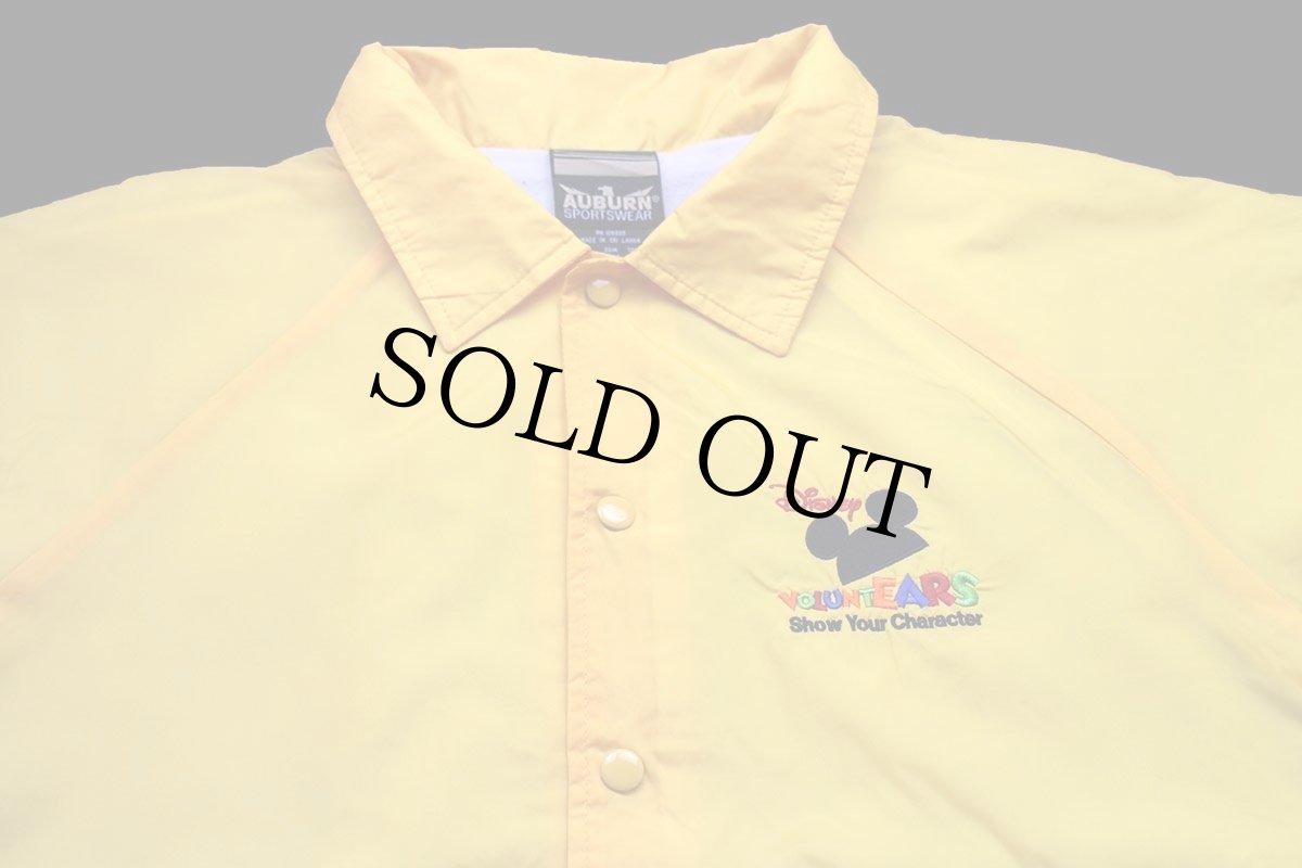 画像3: 00s Disneyディズニー VOLUNTEARS Show Your Character 刺繍 ナイロン コーチジャケット 黄 L (3)