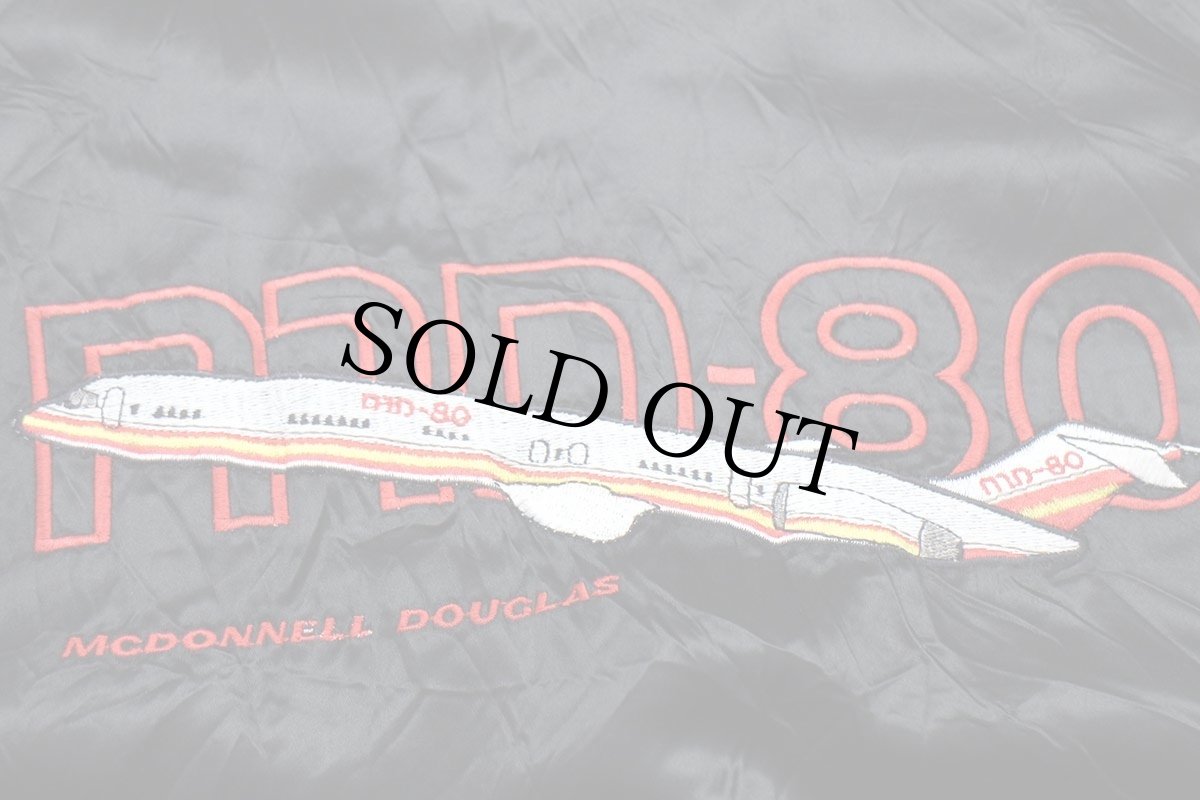画像4: 80s USA製 MCDONNELL DOUGLAS MD-80 飛行機 刺繍 サテンジャケット 黒 L (4)