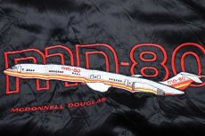 画像4: 80s USA製 MCDONNELL DOUGLAS MD-80 飛行機 刺繍 サテンジャケット 黒 L (4)