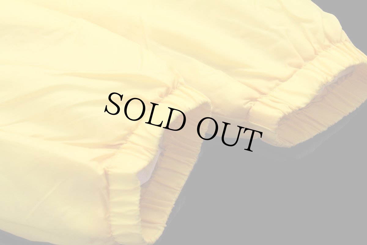 画像8: 00s Disneyディズニー VOLUNTEARS Show Your Character 刺繍 ナイロン コーチジャケット 黄 L (8)