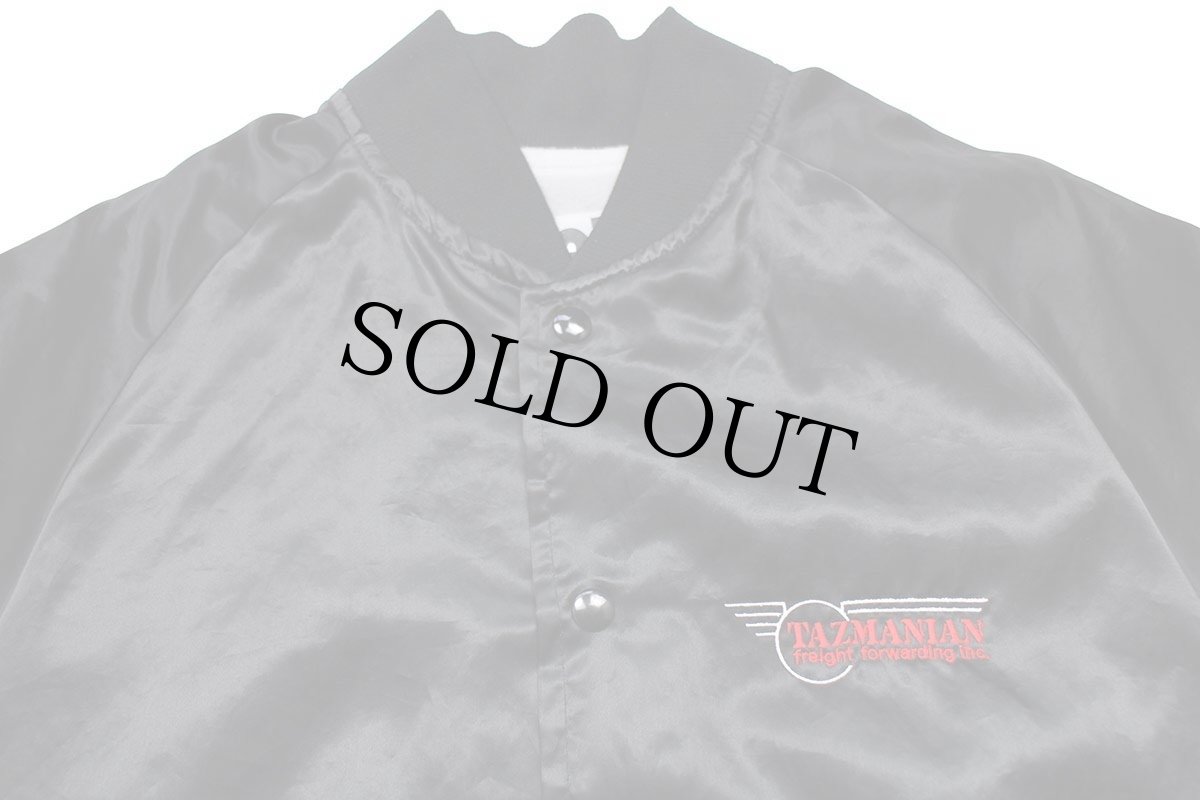 画像3: 90s USA製 TAZMANIAN freight forwarding inc. 刺繍 ナイロンジャケット 黒 L (3)