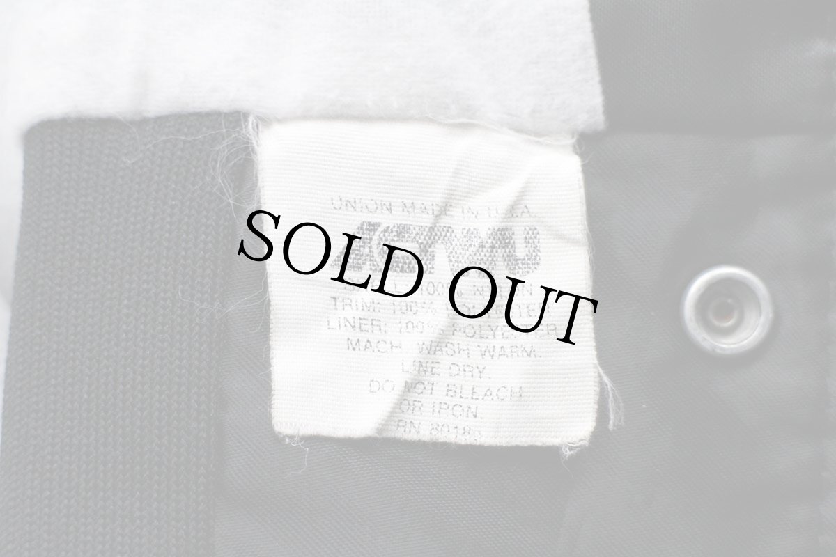 画像6: 90s USA製 TAZMANIAN freight forwarding inc. 刺繍 ナイロンジャケット 黒 L (6)