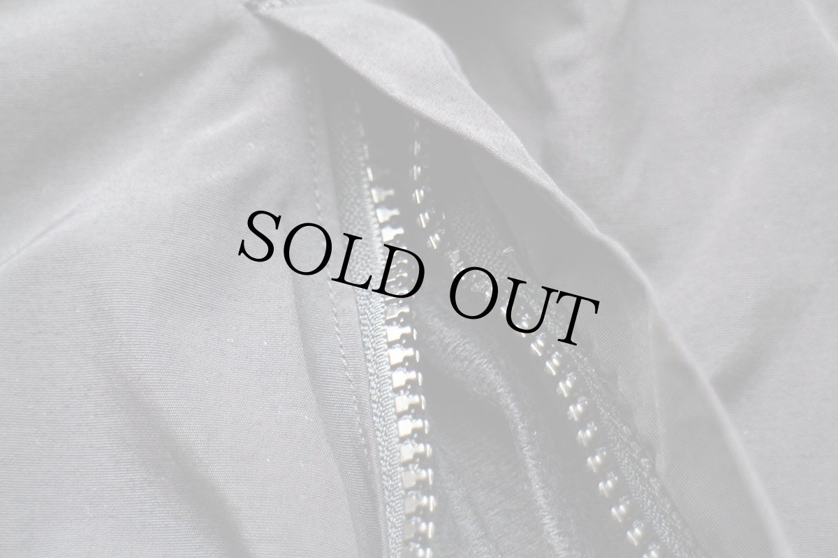 画像7: 00s 米軍 U.S.ARMY ロゴ刺繍 RECRUITING ナイロンジャケット 黒 XL-R (7)