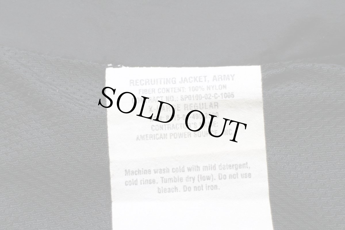 画像4: 00s 米軍 U.S.ARMY ロゴ刺繍 RECRUITING ナイロンジャケット 黒 XL-R (4)