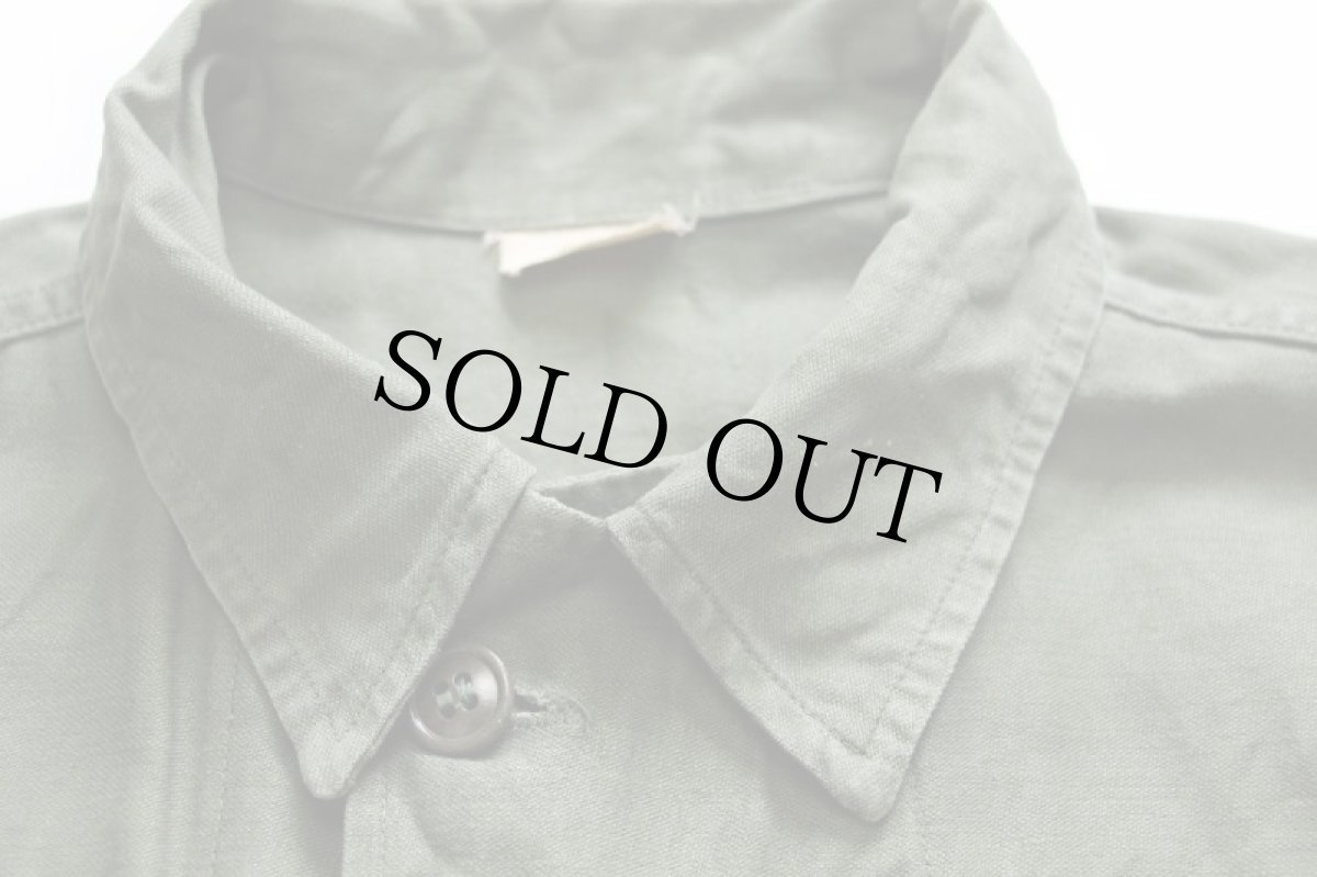 画像4: 60s 米軍 U.S.ARMY パッチ付き コットンサテン ユーティリティシャツ オリーブグリーン M (4)