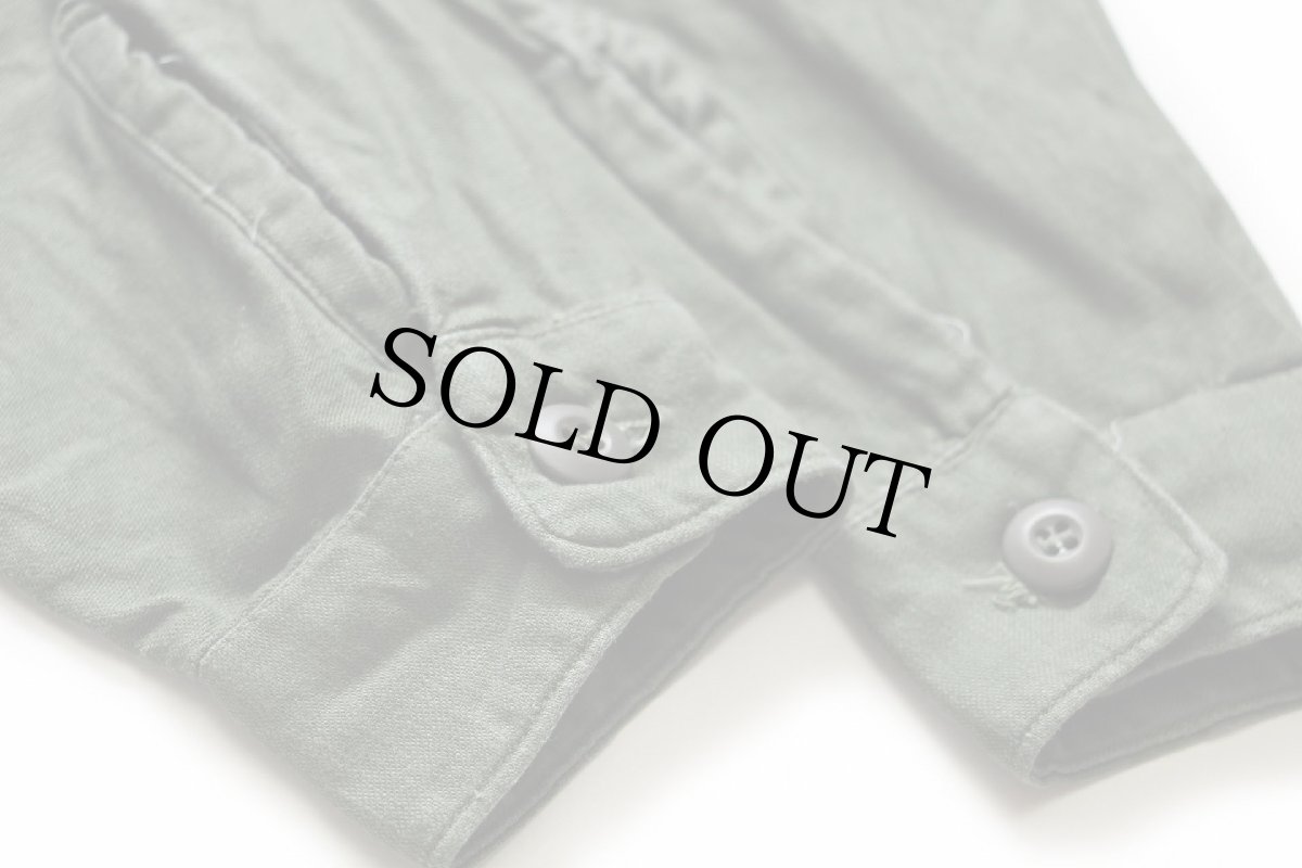 画像6: 60s 米軍 U.S.ARMY パッチ付き コットンサテン ユーティリティシャツ オリーブグリーン 15.5 (6)