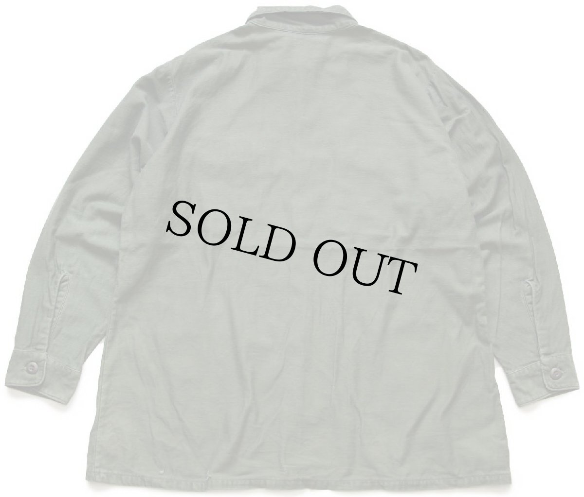 画像2: 70s 米軍 U.S.ARMY パッチ&ピンズ付き コットンサテン ユーティリティシャツ オリーブグリーン 17.5 (2)