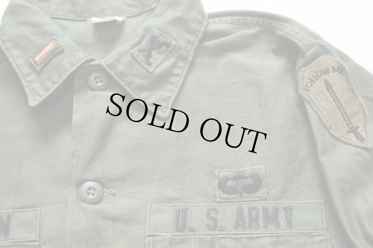 画像4: 60s 米軍 U.S.ARMY パッチ付き コットンサテン ユーティリティシャツ オリーブグリーン 15.5 (4)