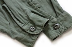 画像6: 60s 米軍 U.S.ARMY パッチ付き コットンサテン ユーティリティシャツ オリーブグリーン 15.5 (6)