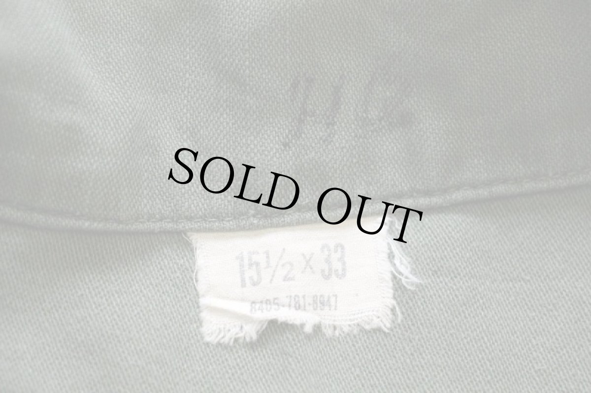 画像4: 60s 米軍 U.S.ARMY パッチ付き コットンサテン ユーティリティシャツ オリーブグリーン 15.5 (4)