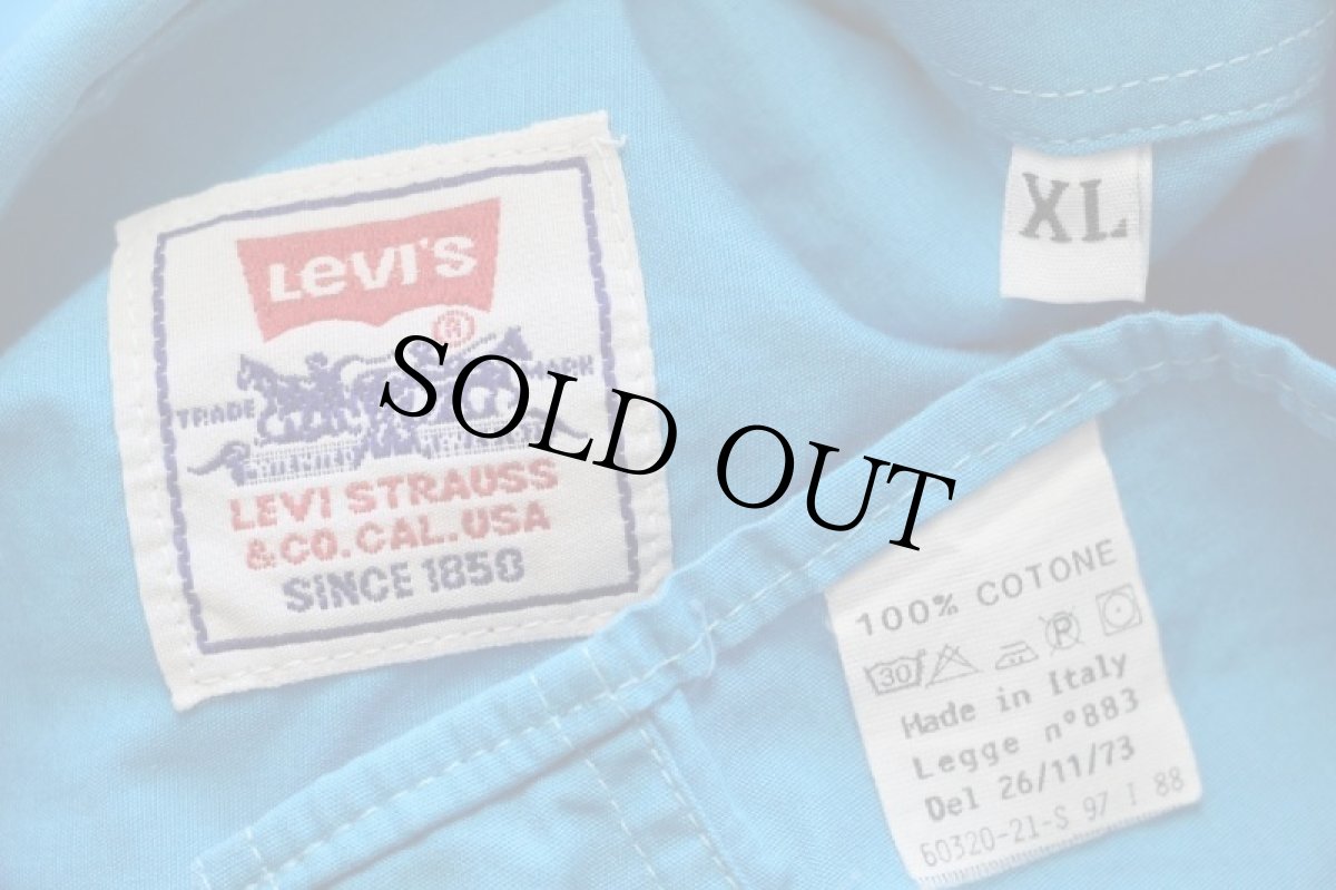 画像4: 90s イタリア製 Levi'sリーバイス ロゴ刺繍 ボタンダウン コットンポプリン シャツ 青 XL★ユーロ (4)