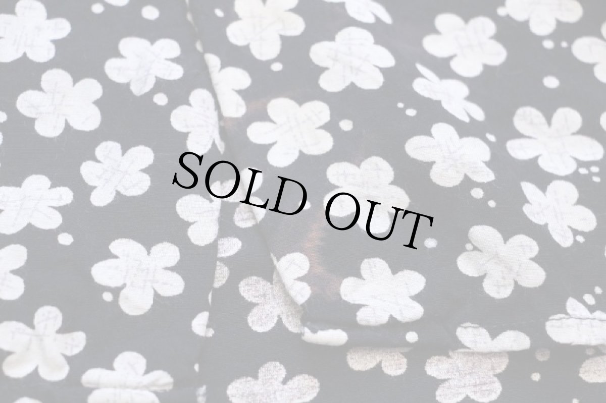 画像6: 90s イタリア製 BENETTONベネトン 総柄 レーヨンシャツ 黒 (6)