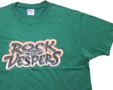 画像1: 90s USA製 Hanes ROCK VESPERS GROOTERS&BEAL 両面プリント コットン バンドTシャツ 緑 XL (1)