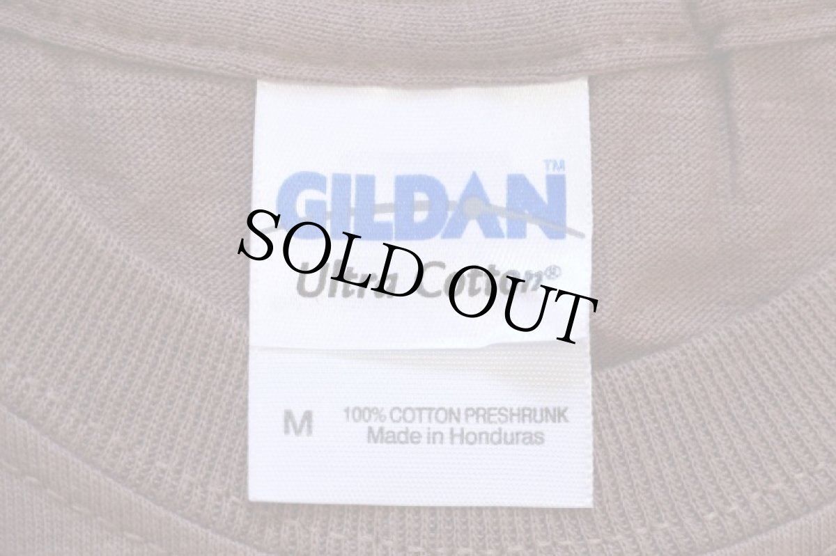 画像5: 未使用★Dunkin' Donuts ダンキンドーナツ FRIENDS DON'T LET FRIENDS DRINK STARBUCKS コットンTシャツ 茶 M (5)