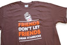 画像5: 未使用★Dunkin' Donuts ダンキンドーナツ FRIENDS DON'T LET FRIENDS DRINK STARBUCKS コットンTシャツ 茶 XL (5)