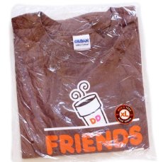 画像1: 未使用★Dunkin' Donuts ダンキンドーナツ FRIENDS DON'T LET FRIENDS DRINK STARBUCKS コットンTシャツ 茶 XL (1)