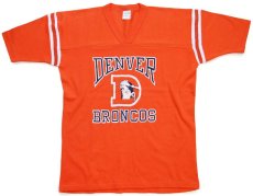 画像2: 70s LOGO7 NFL DENVER BRONCOS Vネック フットボールTシャツ オレンジ L (2)