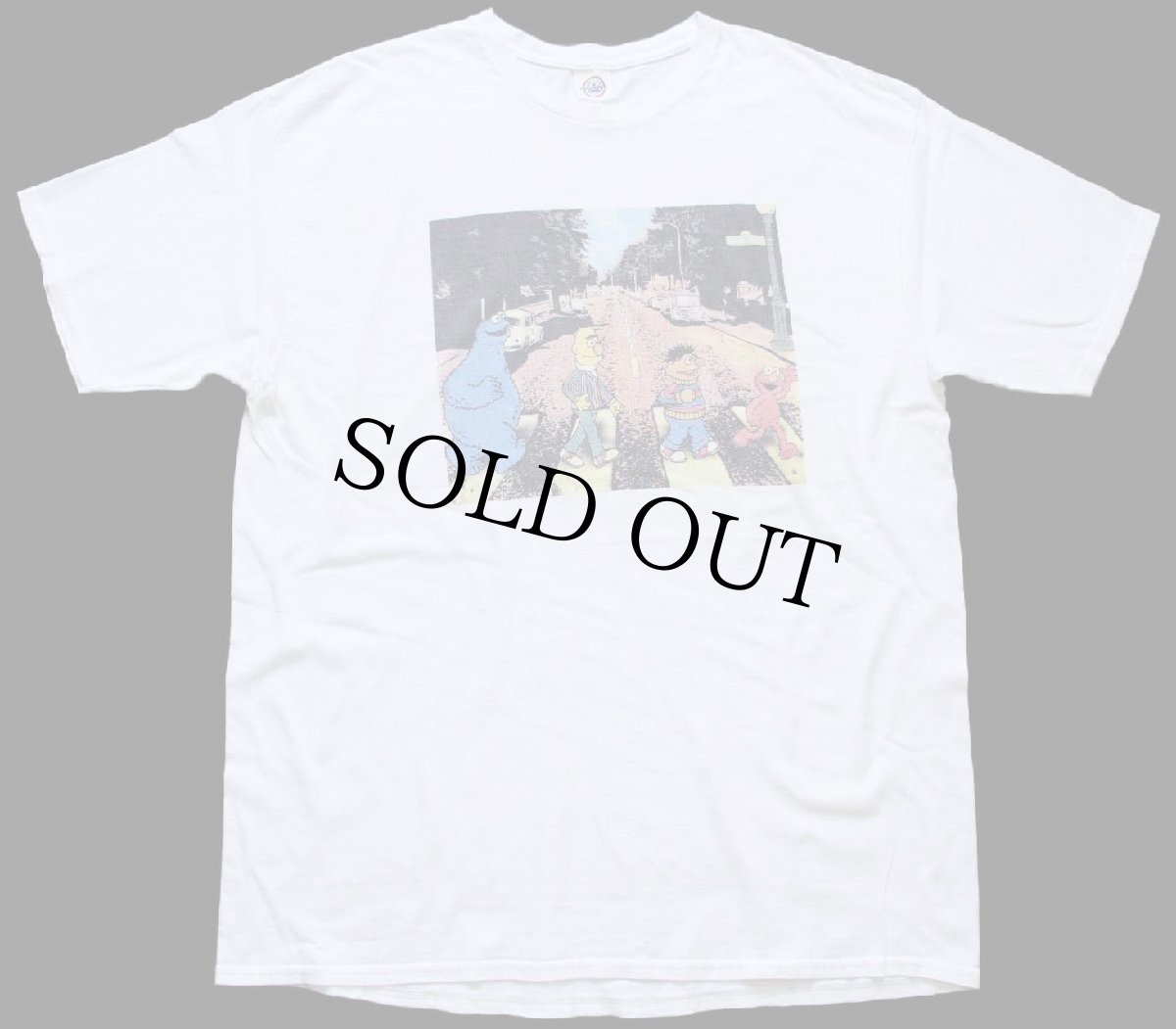画像2: 00s SESAME STREETセサミストリート The Beatlesビートルズ Abbey Road パロディ コットンTシャツ 白 XL (2)