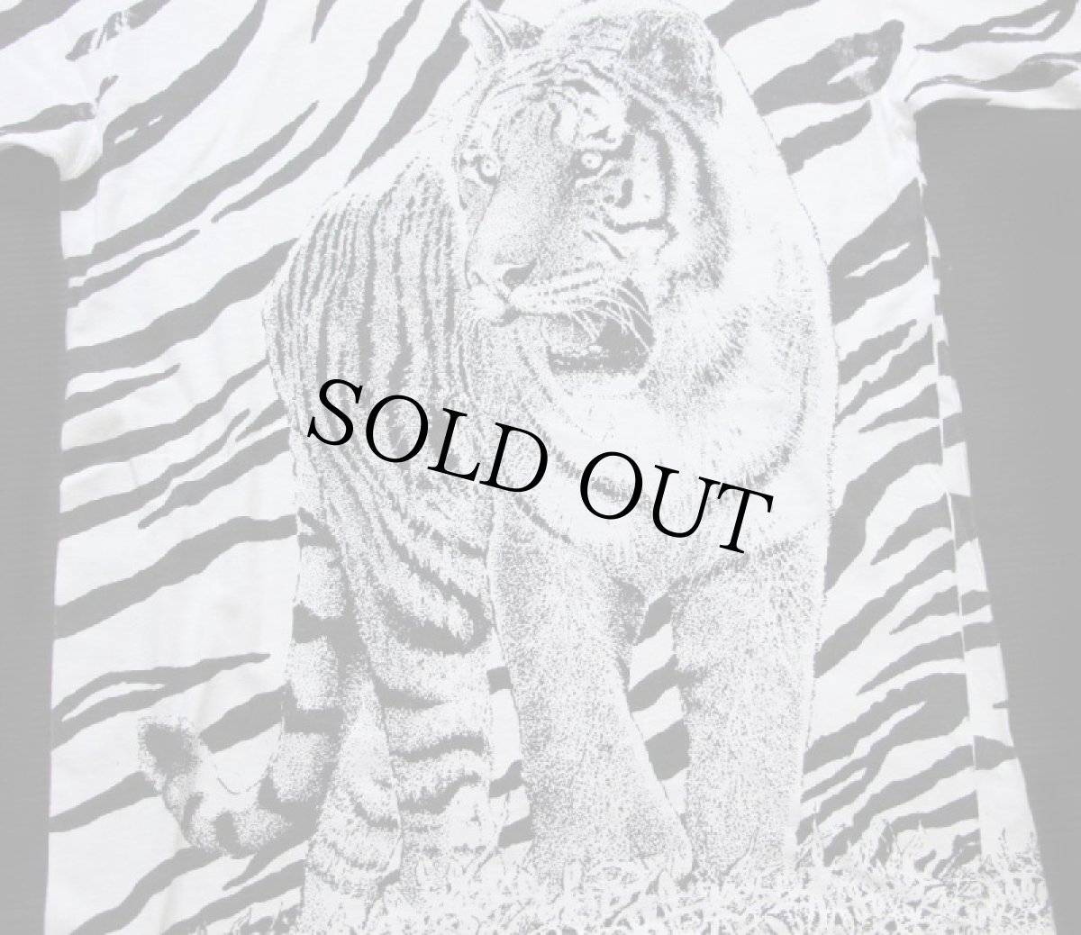 画像3: 90s アイルランド製 タイガー オールオーバープリント コットンTシャツ 白×黒 L (3)