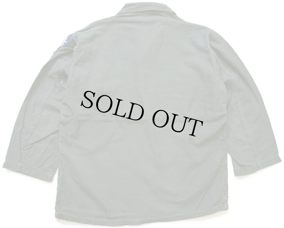 画像2: 60s 米軍 U.S.ARMY パッチ付き コットンサテン ユーティリティシャツ オリーブグリーン (2)