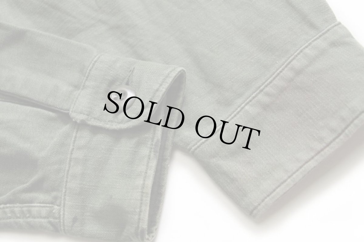 画像8: 60s 米軍 U.S.ARMY AIRBONE パッチ付き コットンサテン ユーティリティシャツ オリーブグリーン 16.5 (8)