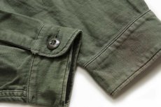 画像8: 60s 米軍 U.S.ARMY AIRBONE パッチ付き コットンサテン ユーティリティシャツ オリーブグリーン 16.5 (8)