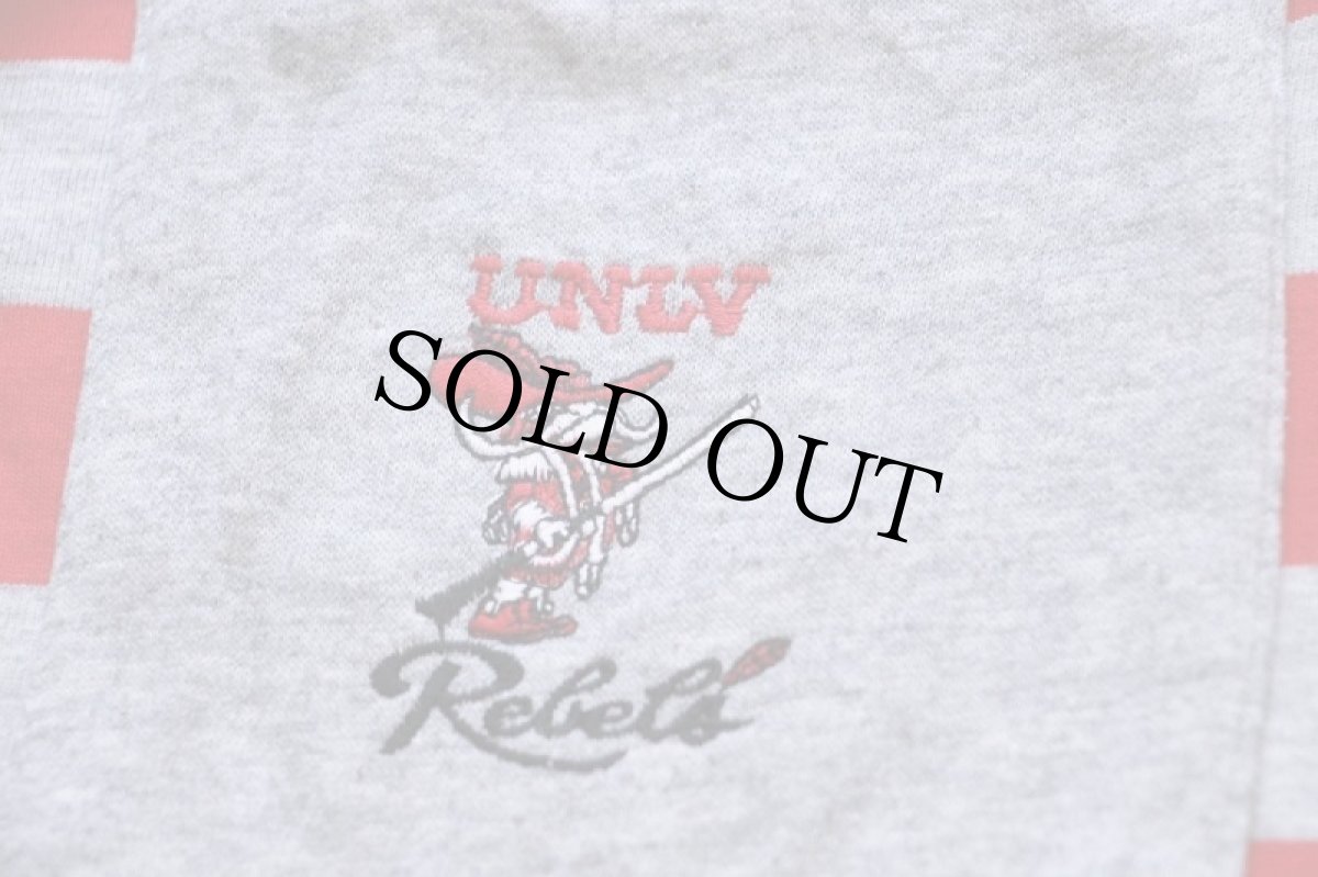 画像6: 90s USA製 UNLV Rebels マスコット 刺繍 太ボーダー ポケット付き 長袖Tシャツ 赤×杢グレー (6)