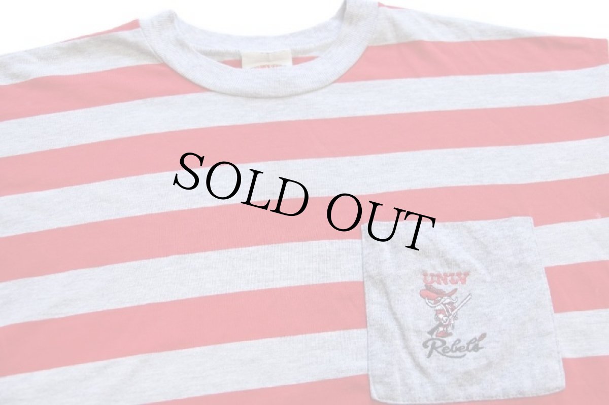 画像4: 90s USA製 UNLV Rebels マスコット 刺繍 太ボーダー ポケット付き 長袖Tシャツ 赤×杢グレー (4)