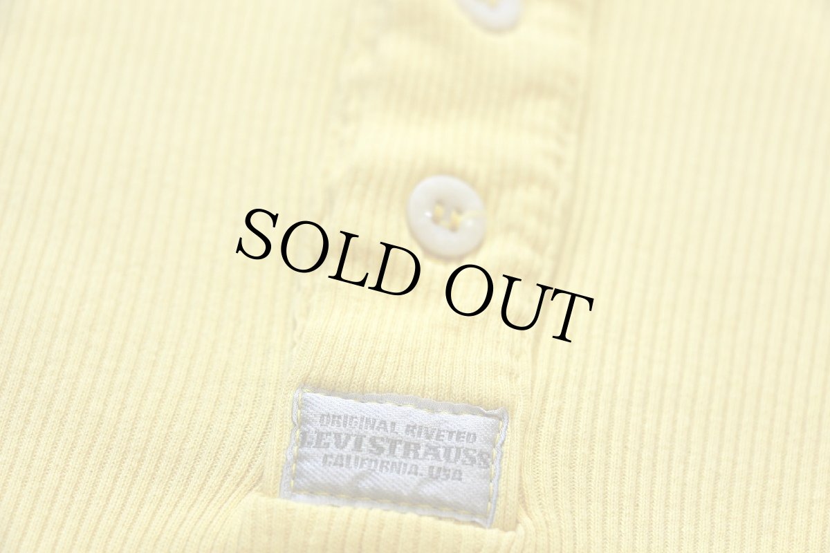 画像5: 90s Levi'sリーバイス ヘンリーネック コットン リブTシャツ 黄 L★ユーロ (5)