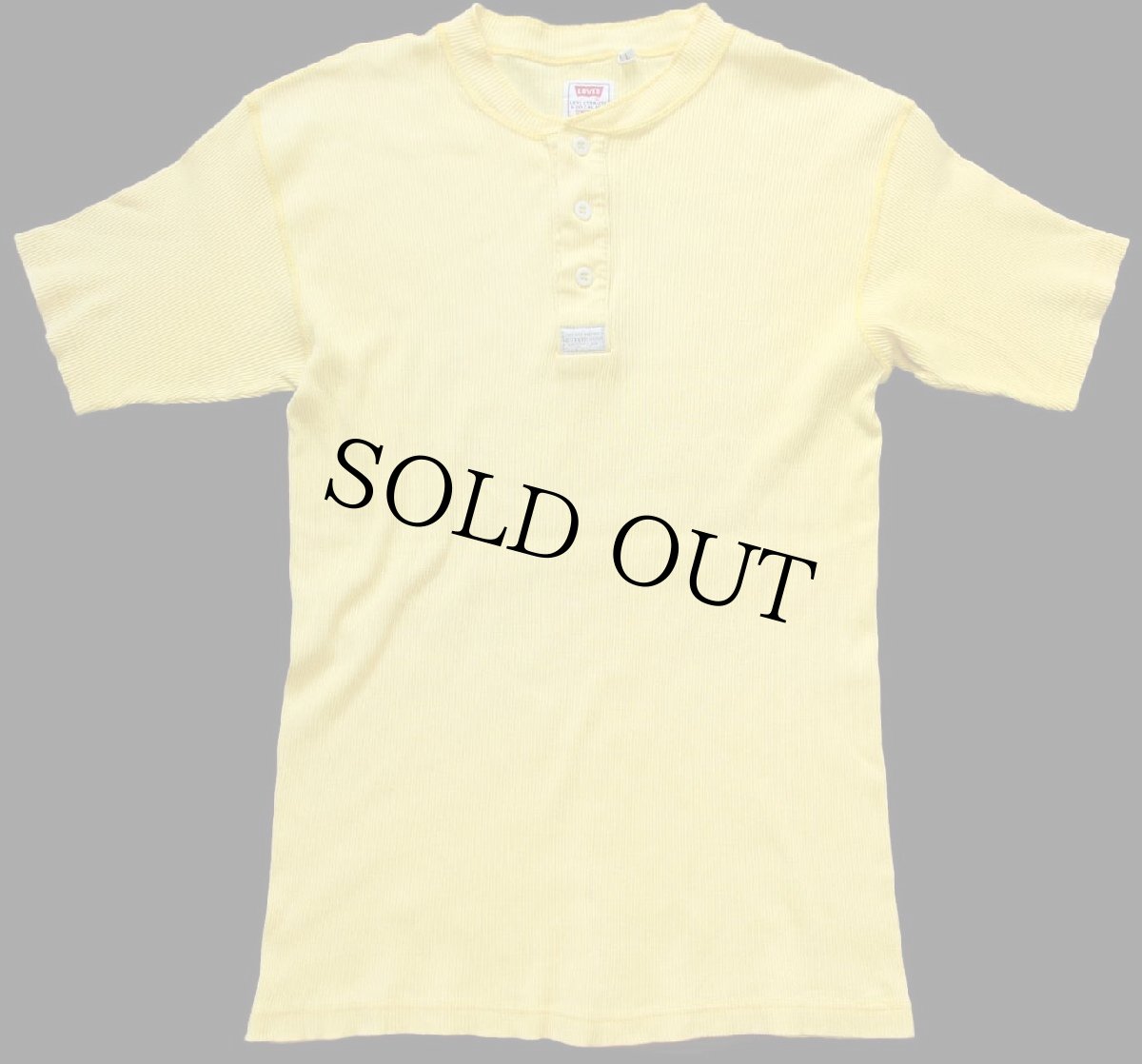 画像2: 90s Levi'sリーバイス ヘンリーネック コットン リブTシャツ 黄 L★ユーロ (2)