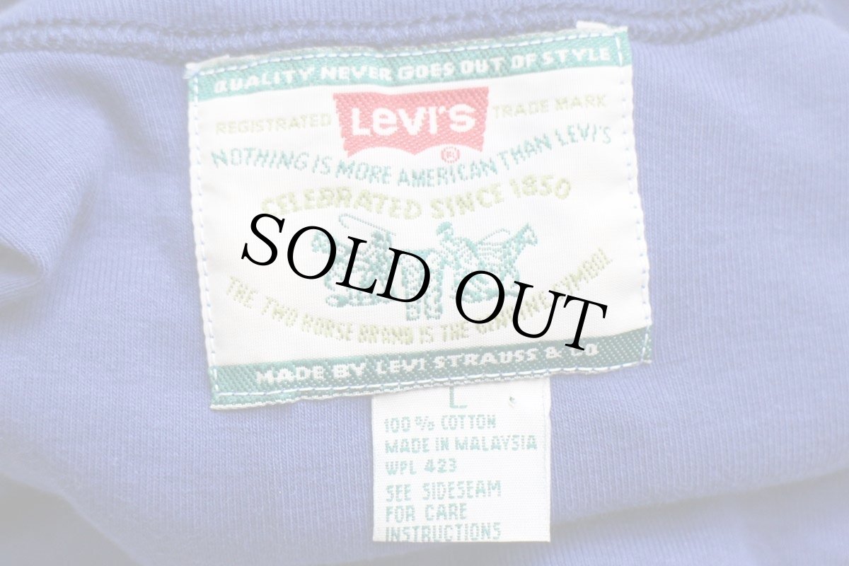 画像4: 90s Levi'sリーバイス ワンポイント ロゴ刺繍 ヘンリーネック コットンTシャツ 青 L (4)