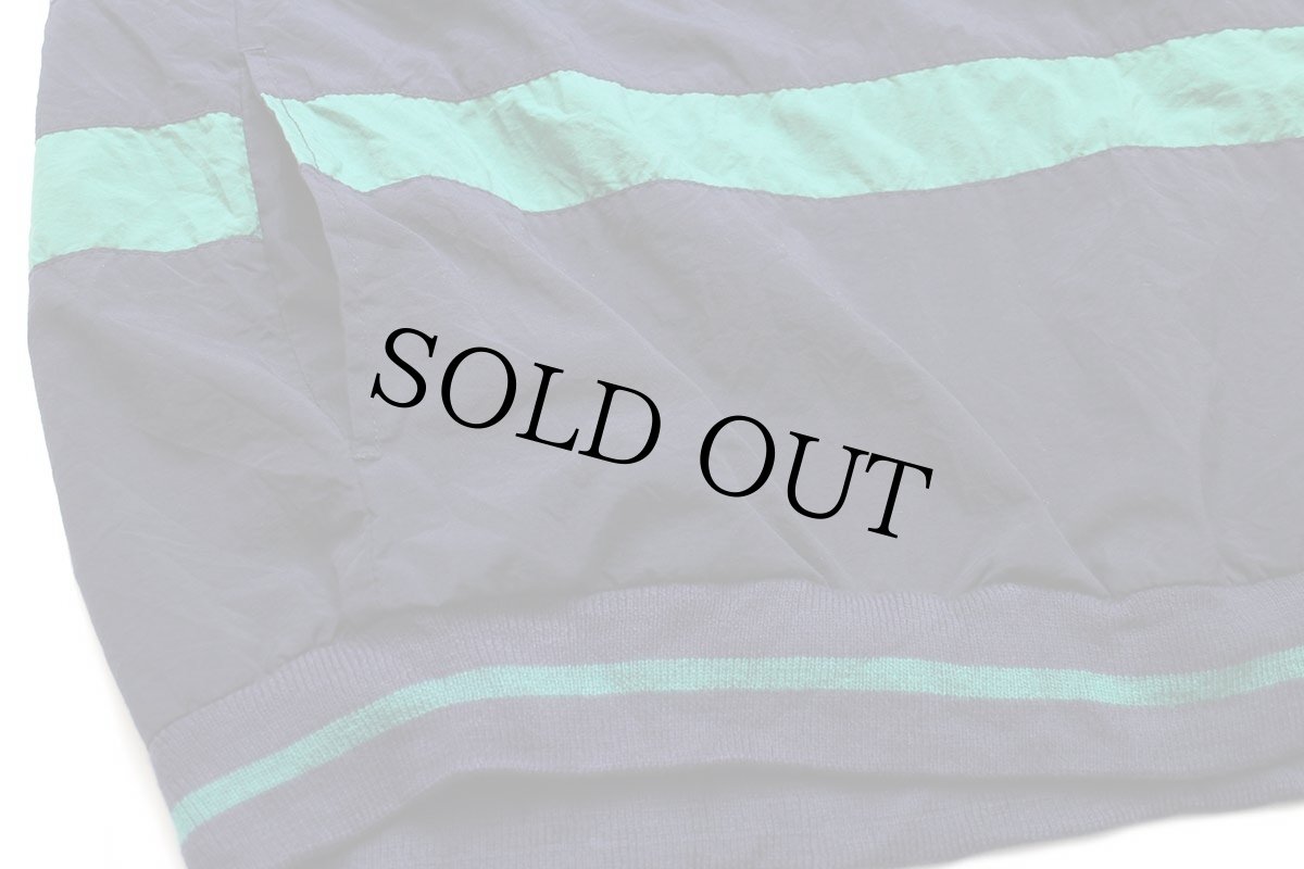 画像8: 90s IZOD ロゴ刺繍 ツートン 切り替え ボーダー プルオーバー ナイロンジャケット 紺×緑 XL (8)