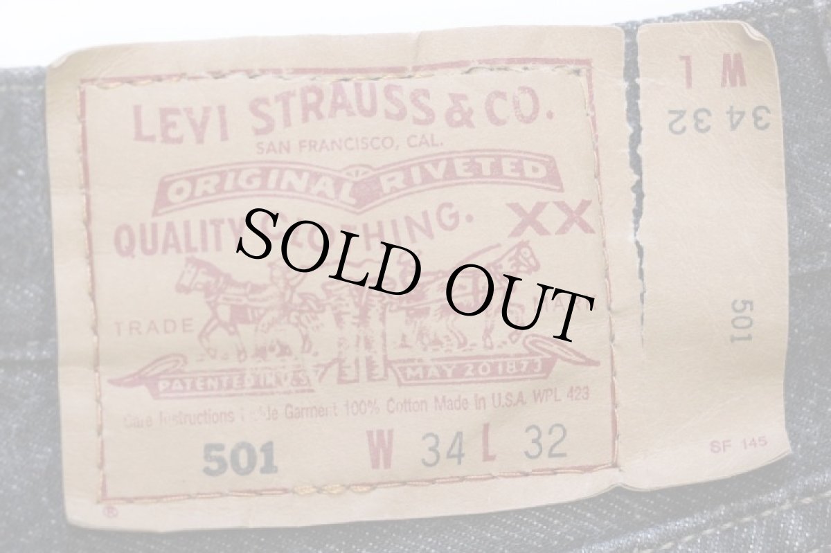 画像6: 90s USA製 Levi'sリーバイス 501 ダメージ カットオフ 先染め ブラック デニムパンツ W34 (6)