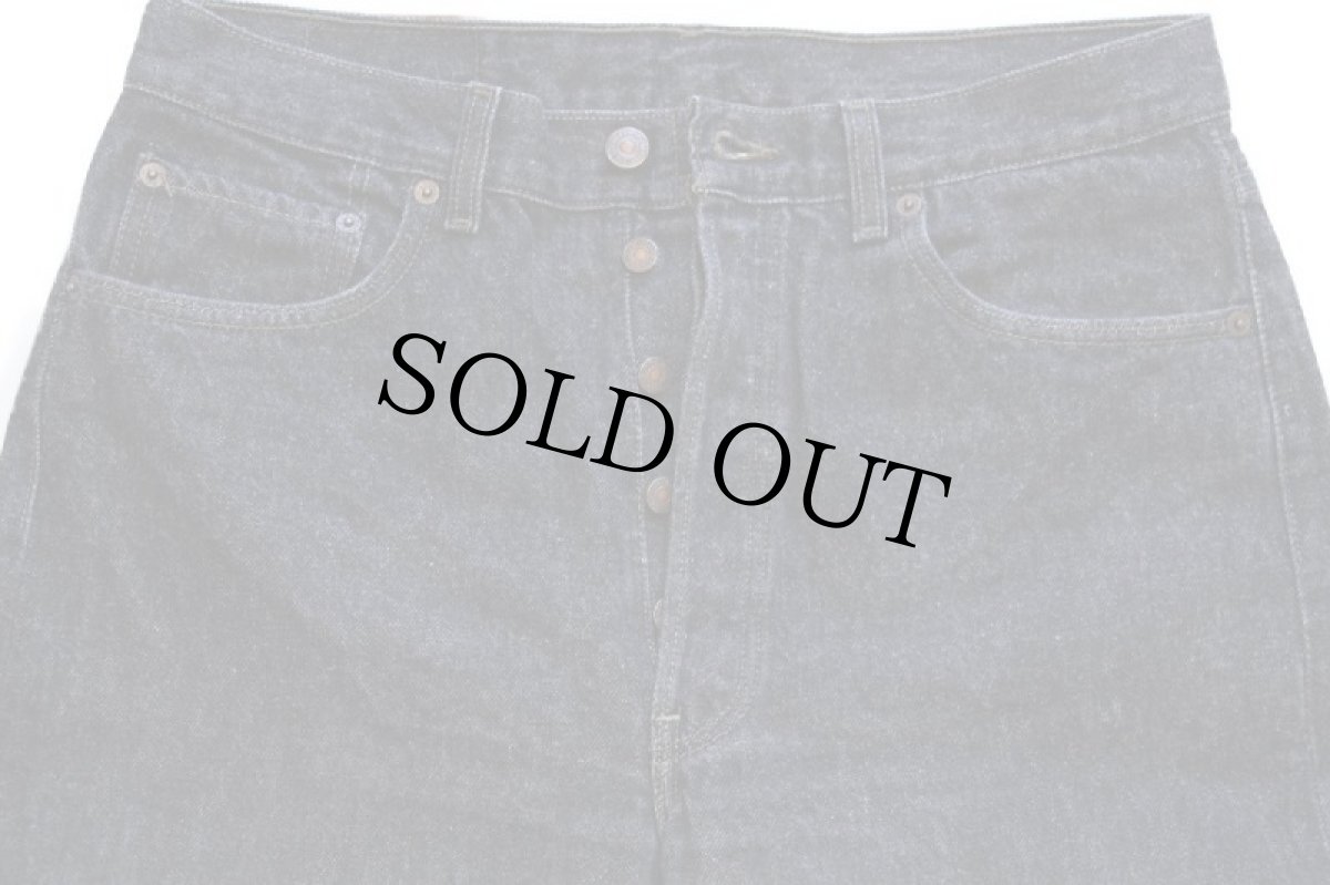 画像4: 90s USA製 Levi'sリーバイス 501 ダメージ カットオフ 先染め ブラック デニムパンツ W34 (4)